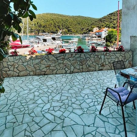 Guesthouse Porto Cres Zewnętrze zdjęcie