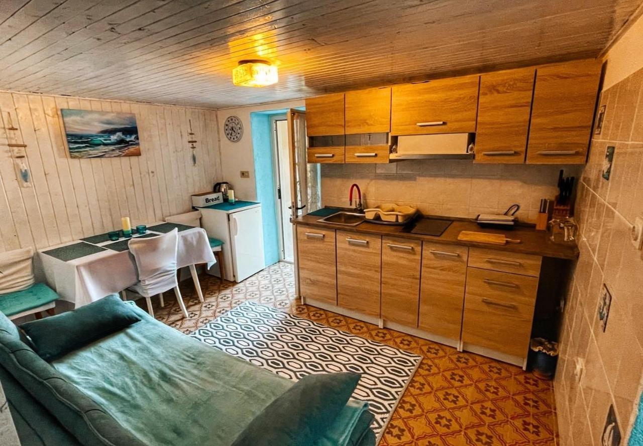 Guesthouse Porto Cres Zewnętrze zdjęcie