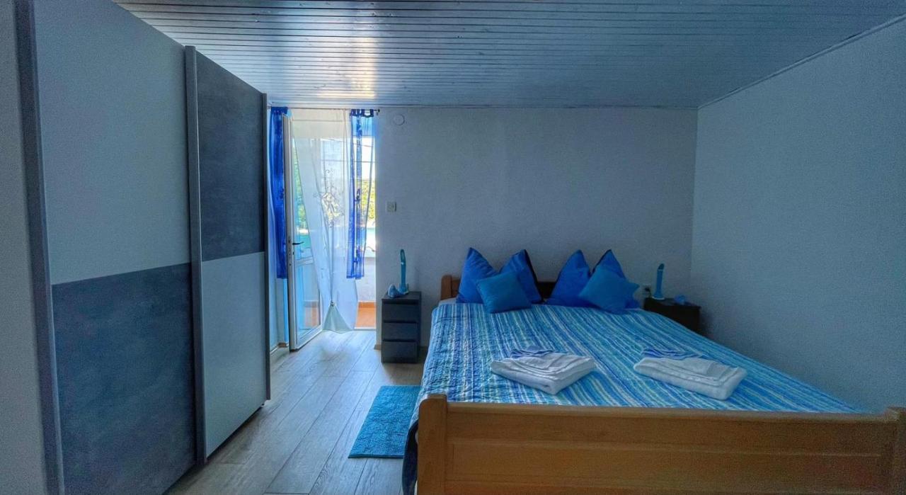 Guesthouse Porto Cres Zewnętrze zdjęcie