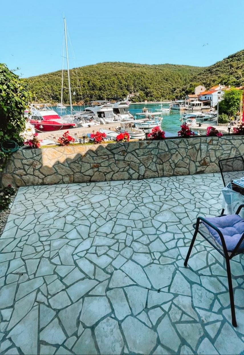 Guesthouse Porto Cres Zewnętrze zdjęcie